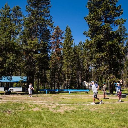 Bend-Sunriver Camping Resort Two-Bedroom Cabin 7 Екстер'єр фото