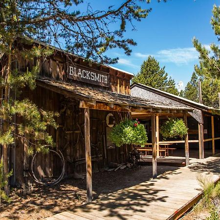 Bend-Sunriver Camping Resort Two-Bedroom Cabin 7 Екстер'єр фото