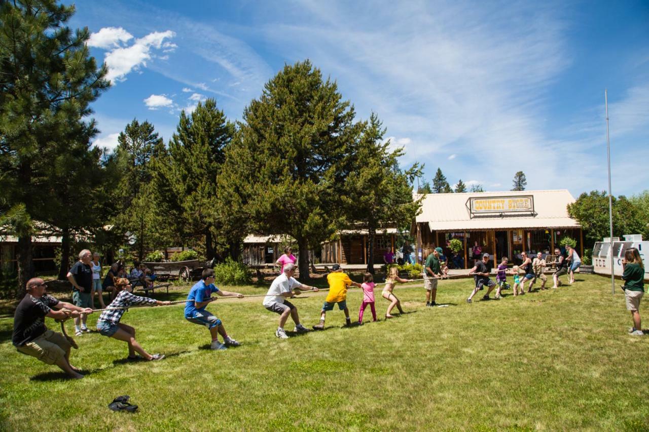 Bend-Sunriver Camping Resort Two-Bedroom Cabin 7 Екстер'єр фото